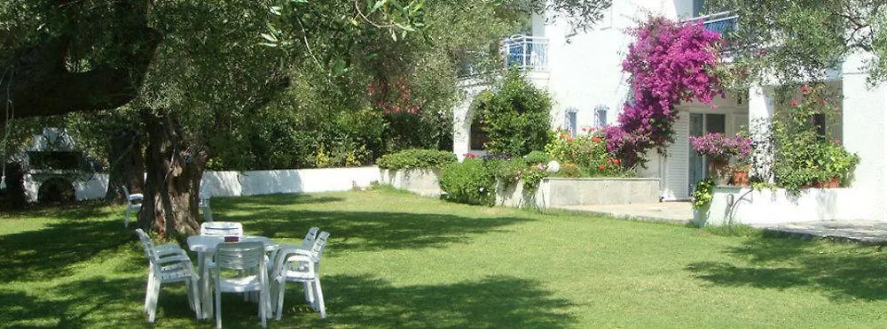 Faros Apartments بوسيدي