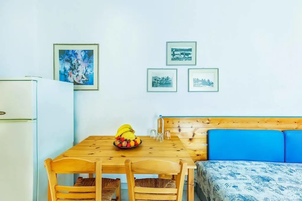 Faros Apartments بوسيدي