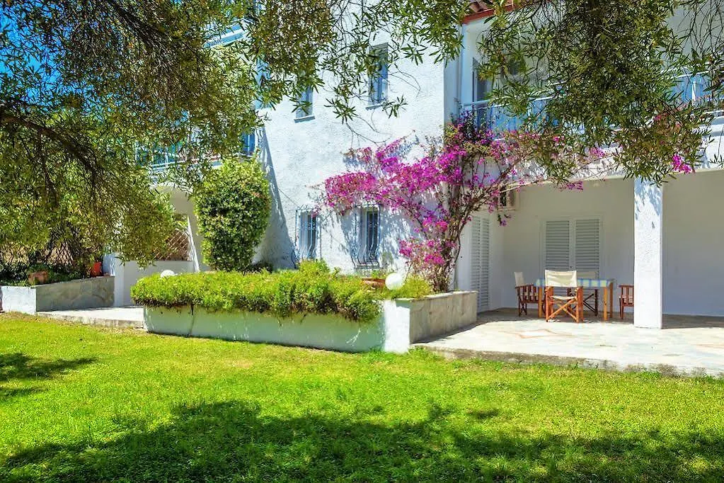 Faros Apartments بوسيدي