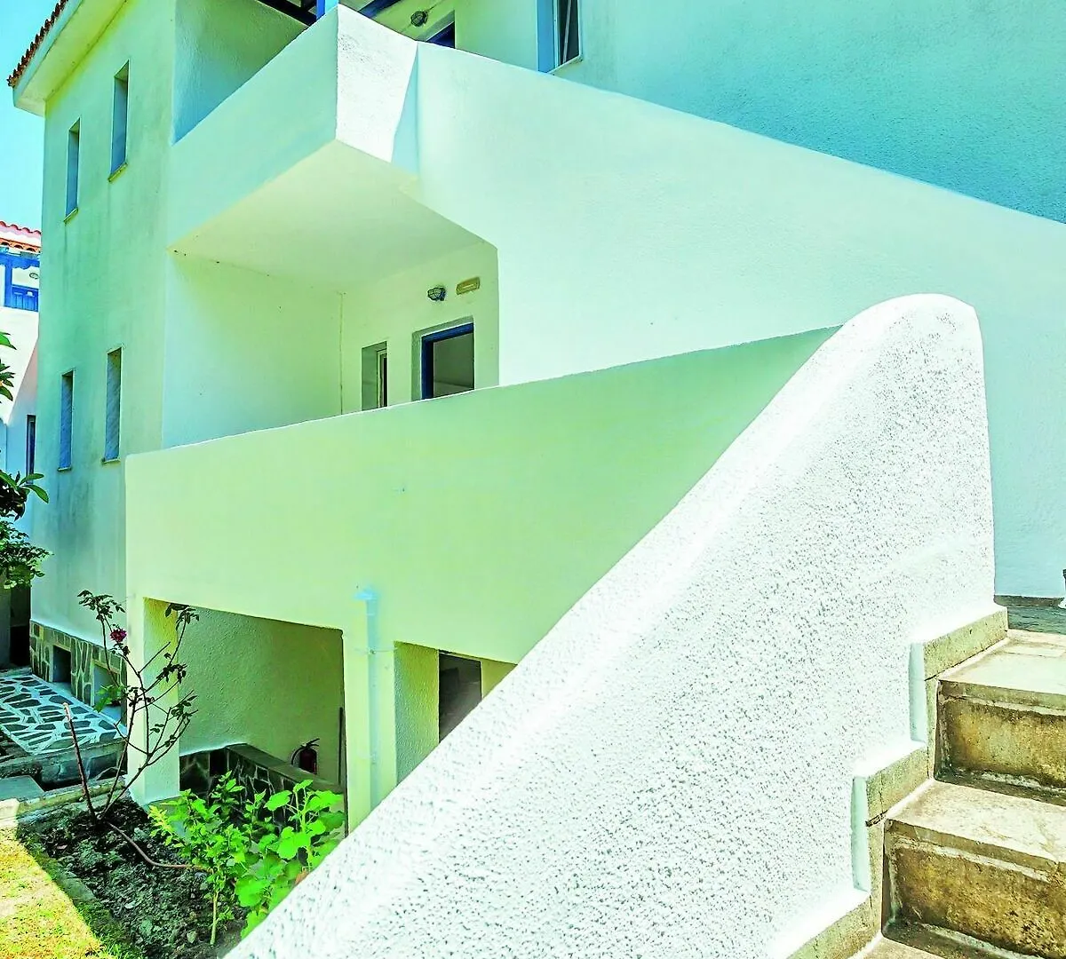 Faros Apartments بوسيدي اليونان